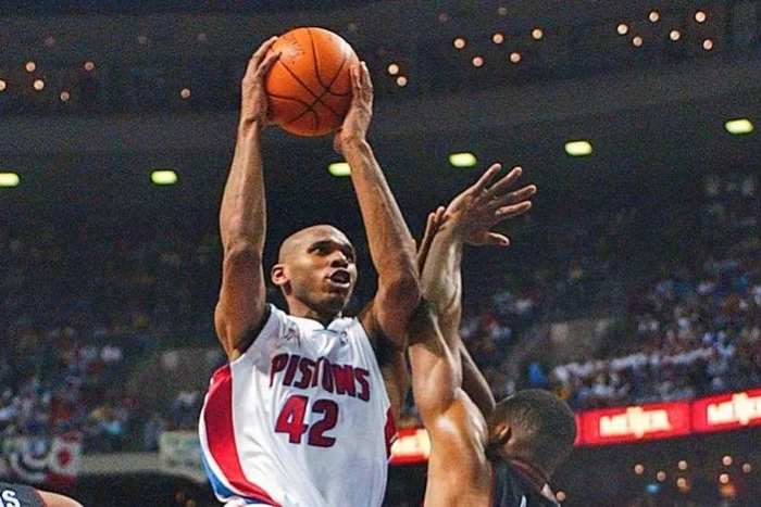 关于欧篮联赛程吃紧；底特律活塞窗口期再遭质疑；赛场秩序良好；球探报告显示潜力的信息-开云体育官网